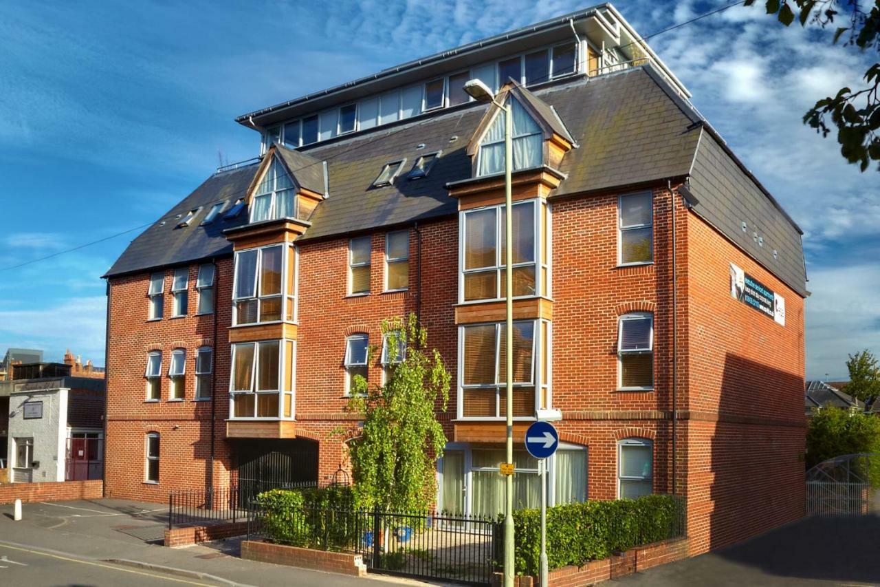 2 Bed 2 Bath At Pelican Hse In Newbury - Free Secure, Allocated Parking Exterior photo